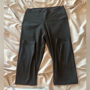 Nike medium black leggings. Rarely worn and all symbols in tact.